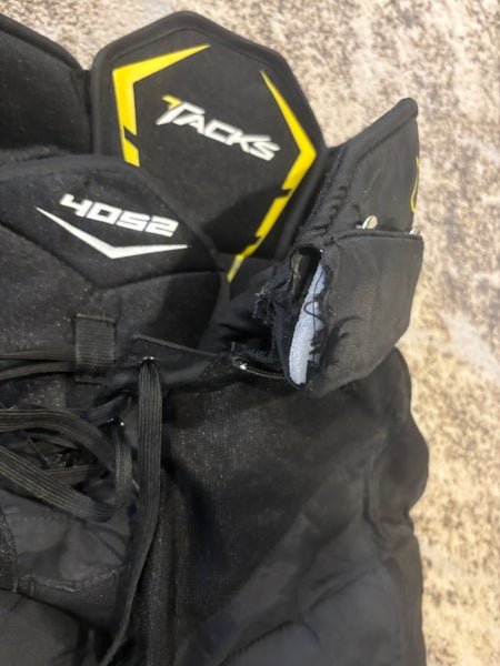 Junior Large CCM Tacks 4052 Hockey Pants (Used)