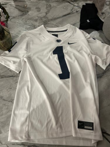 White Medium Adult Unisex Nike Jersey (New)