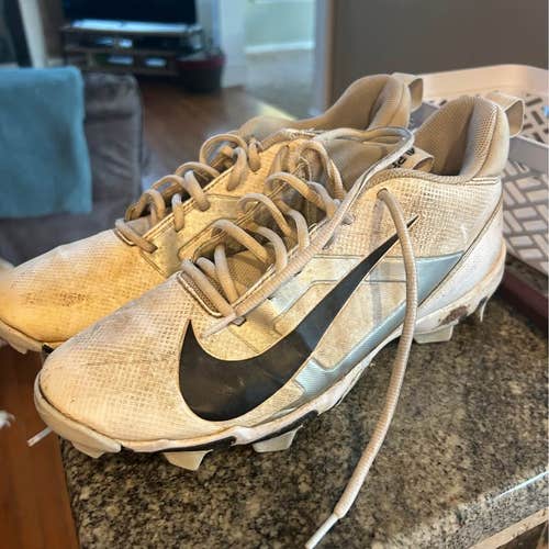 Unisex Size M 10.0 (W 11.0) Nike (Used)