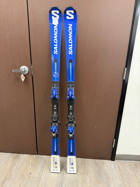 salomon 2024 skis QST 98 Ski Comor The Salomon QST 106 Alpine Touring Ski stands out as an award Salomon QST 98 Skis -