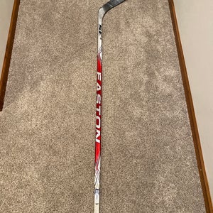 Easton Synergy SE16 RH 85 Flex Iginla