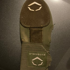 Green adult EvoShield Sliding Mitt (Used)