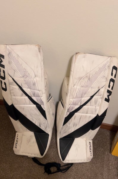 34" CCM EFlex 6.5 Goalie Leg Pads (Used)
