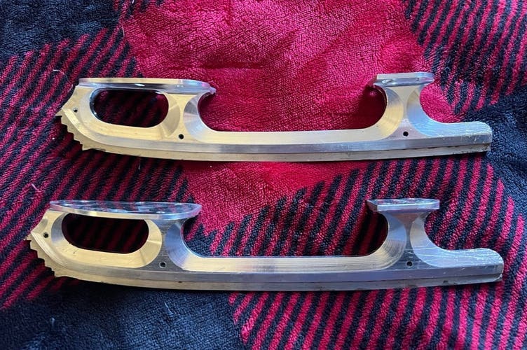 Paramount CA 8” figure skating blades