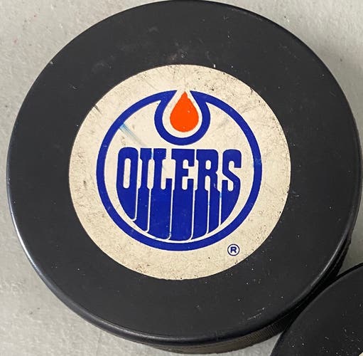 Edmonton Oilers puck VINTAGE