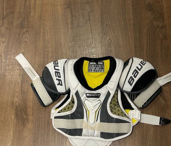 Men's Large Junior Bauer Supreme S170 Shoulder Pads (Used)