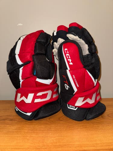 CCM JetSpeed FT8 Gloves 15"