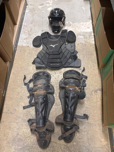 Adult Mizuno Samurai Catcher's Set w/ Easton Mask