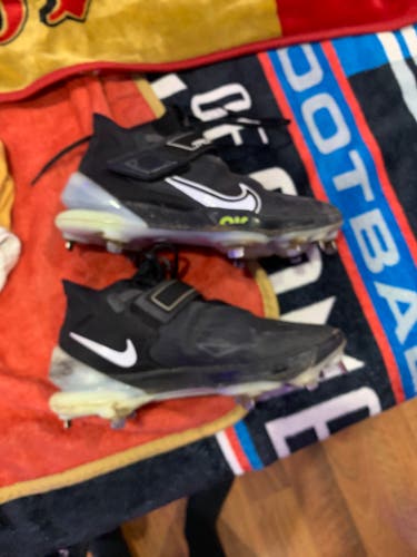 Black Men's Size M 9.0 (W 10.0) Adult Nike Trout Low Top (Used)