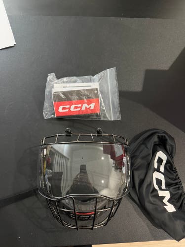 CCM HVR Hybrid Visor (Like New Condition) Size Senior M/L