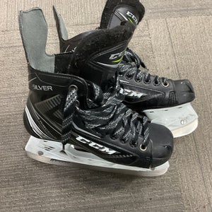Used CCM RIBCOR SILVER Intermediate Hockey Skate Black Intermediate 4.0 11614-S000231277