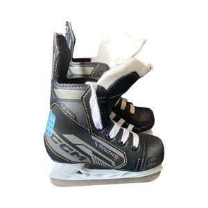 Used CCM TACKS AS550 Youth Hockey Skate Youth 09.0 11883-S000157624