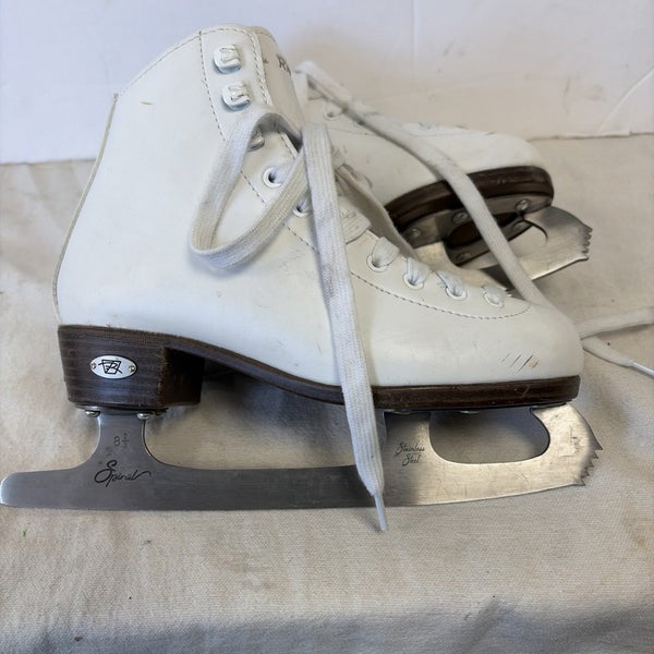 Girls Junior Size 3 Riedell Opal Figure Ice Skates. White