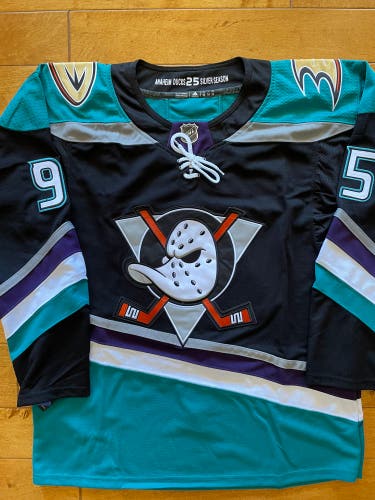Anaheim Ducks McQueen Men’s XL Jersey