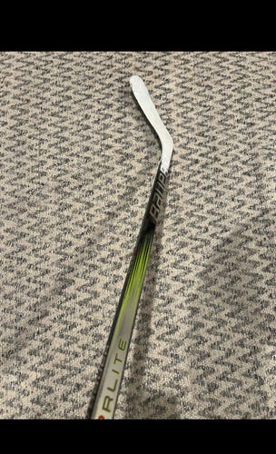 Intermediate Bauer Vapor Hyperlite 2 Left Hand Hockey Stick P90TM 65 Flex (Used)