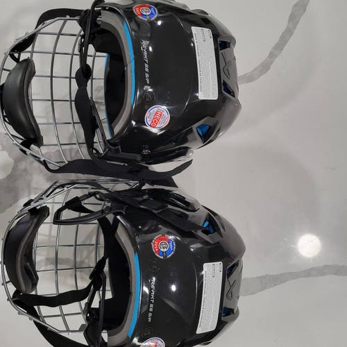 Small Bauer Re-Akt 55 Helmet (Used)