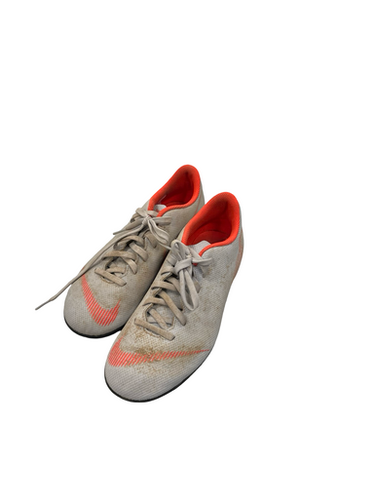 Used Nike Soccer Cleats Grey Junior 05 11682-S000121463