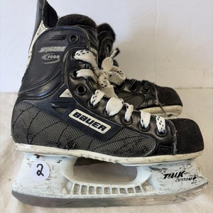 Junior Size 2 Bauer Supreme 7000 Ice Hockey Skates.