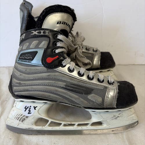 Junior Size 4.5 Bauer Vapor XII Ice Hockey Skates