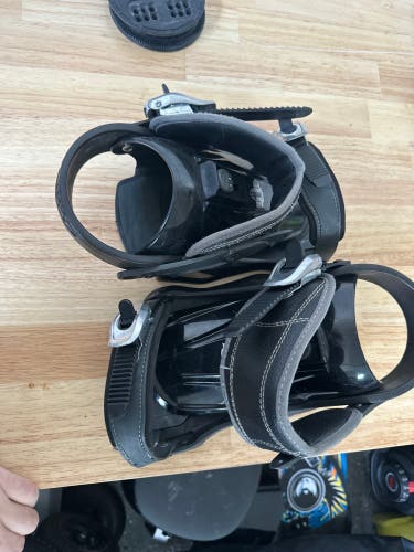 Large Snowboard Bindings (Used)