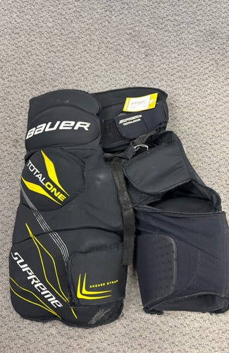 SR MD Bauer Supreme Total One Girdle (Used) Medium Black Senior Hockey Pants