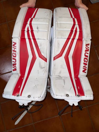 26" Vaughn Velocity Goalie Leg Pads (Used)