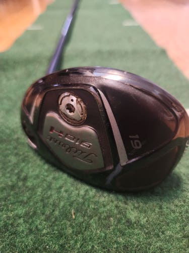 Men's Titleist 910 H Right Handed Hybrid Stiff Flex 4H (Used)