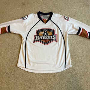 White Large Kids Unisex Reebok Jersey (Used)