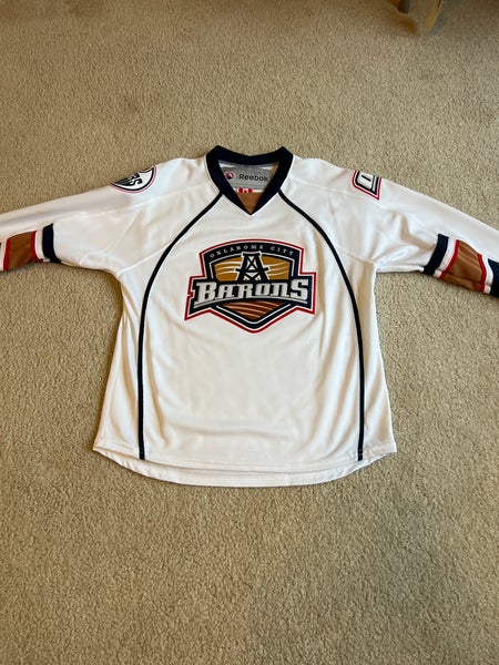 White Large Kids Unisex Reebok Jersey (Used)