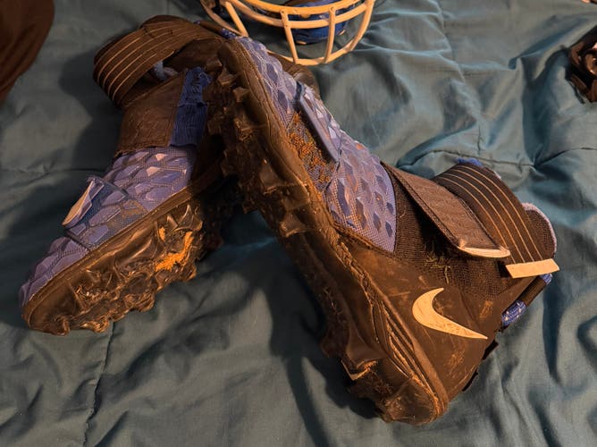 Men's Size M 10.0 (W 11.0) Nike Force Savage Elite 2 High Top (Used)