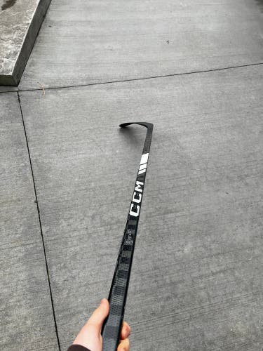 Intermediate CCM JetSpeed FT7 Right Handed Hockey Stick P28M 60 Flex Pro Stock (Used)