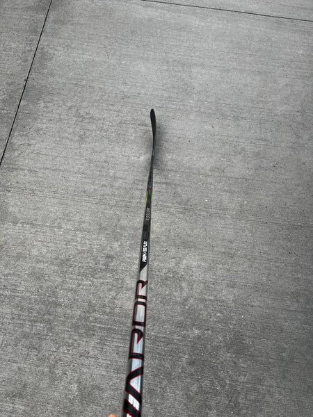 Intermediate Bauer Vapor Hyperlite 2 Right Handed Hockey Stick P92M 55 Flex (Used)