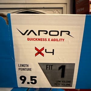 2023 Bauer Vapor X4 Hockey Skates size 9.5 (New)