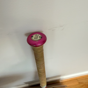 Easton Pink Sapphire Alloy Bat (-10) 18 oz 28" (Used)