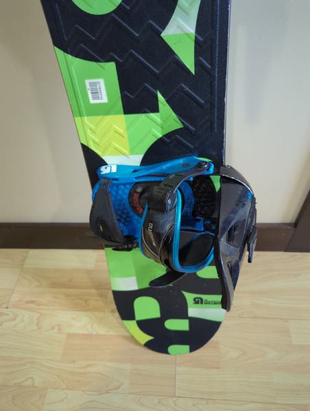 Burton Progression Snowboard 137cm With Burton Bindings Size Small