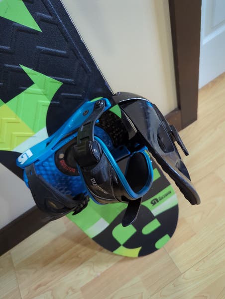 Burton Progression Snowboard 137cm With Burton Bindings Size Small