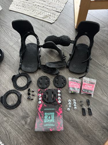 2025 Yes Uninc Snowboard Bindings (Large) + Kingpin Tool-less Kit 2.0 + Spare Parts