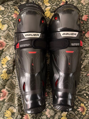Senior Bauer Vapor 3X Pro 16" Shin Pads (Used - Like New)