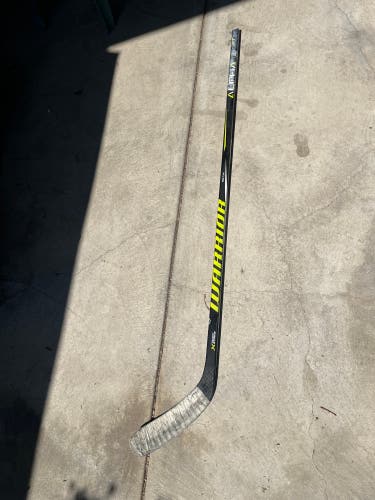 Senior Warrior Alpha QXT Pro Team Right Handed Hockey Stick W88 85 Flex (Used)