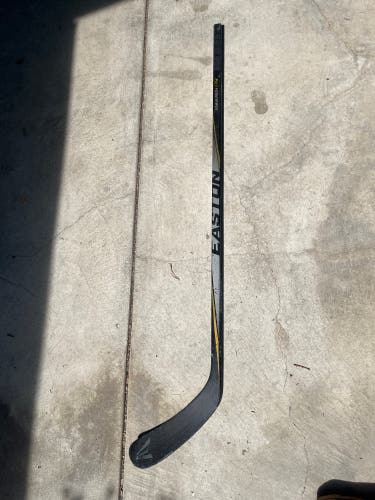 Intermediate Easton Synergy 80 Right Handed Hockey Stick Mid Pattern 60 Flex (Used)