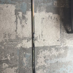 Senior Bauer Nexus Sync Right Handed Hockey Stick P28 77 Flex Pro Stock (Used)