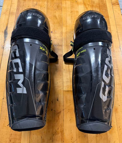 (Like New) Senior CCM Tacks XF Pro 16" Shin Pads