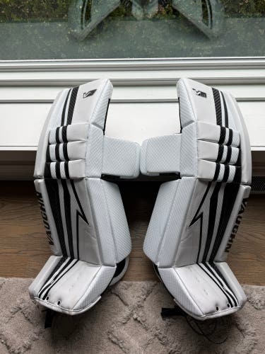 34" 2021 Vaughn Velocity V9 Pro Goalie Leg Pads (Used)