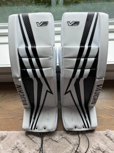 34" 2021 Vaughn Velocity V9 Pro Goalie Leg Pads (Used)