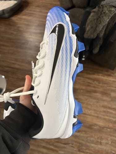 Men's Size M 10.5 (W 11.5) Nike Low Top Molded Cleats (New)