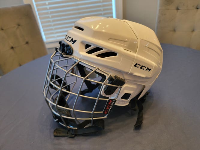 Youth CCM FitLite 3DS Helmet (Used)