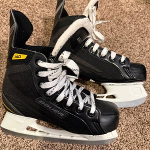 Bauer Supreme Hockey Skates Regular Width Size 5 (Used)