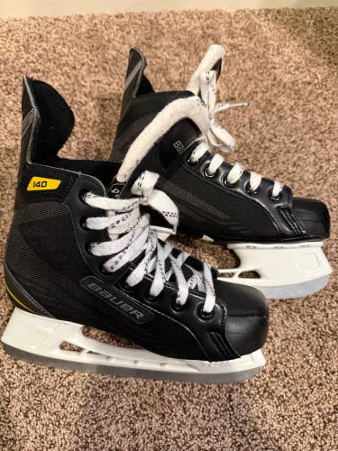 Bauer Supreme Hockey Skates Regular Width Size 5 (Used)