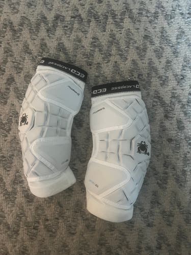 Large/Extra Large ECD Echo Arm Pads