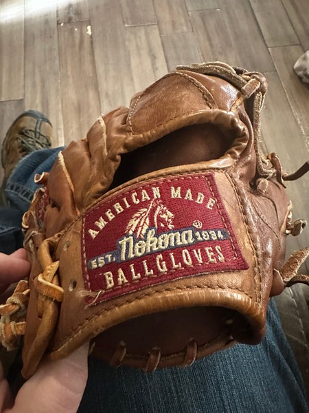 Nokona RH Infield Baseball Glove 11" (Used)